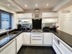 Kitchen- click for photo gallery